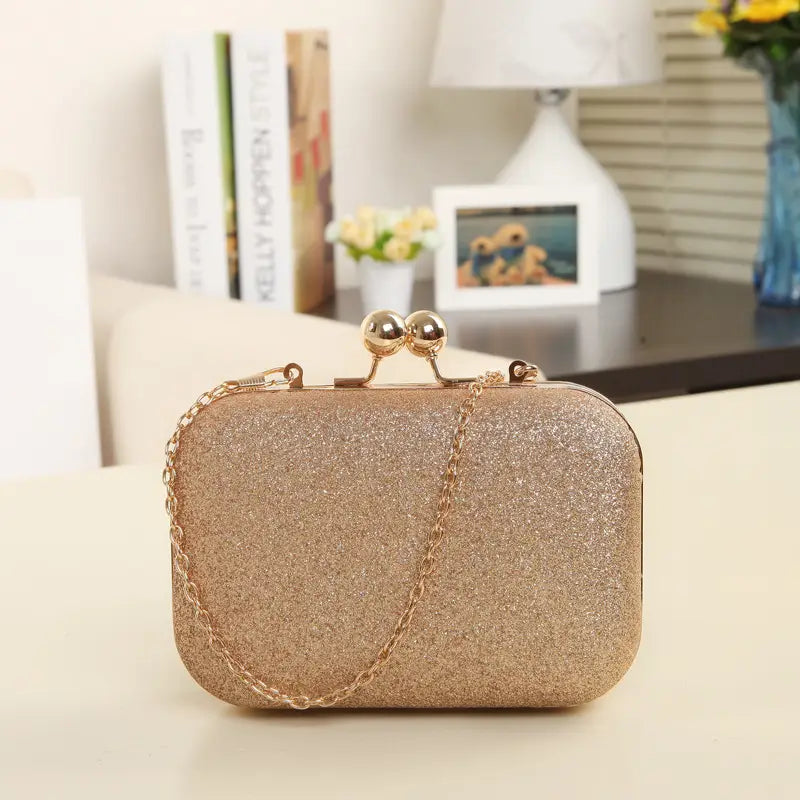 Funkelnde Clutch für Glamour und Stil