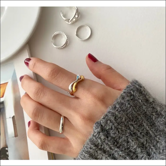 Asymmetrisk Silverring med Abstrakt Design - mutual