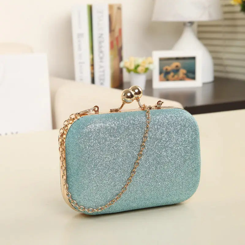 Funkelnde Clutch für Glamour und Stil