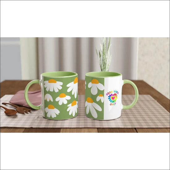 Positiv Vibe Kaffemugg med Vita Blommor i Grönt - Print Material